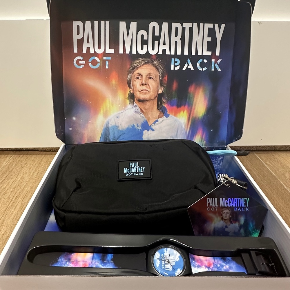 Memorabilia Paul McCartney VIP Box- Lanyard, Watch, Zippered Bag N/A